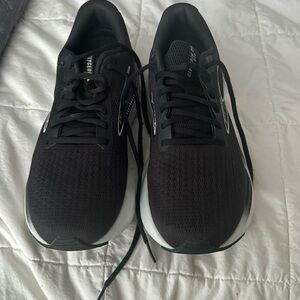 Men’s Brooks sneakers